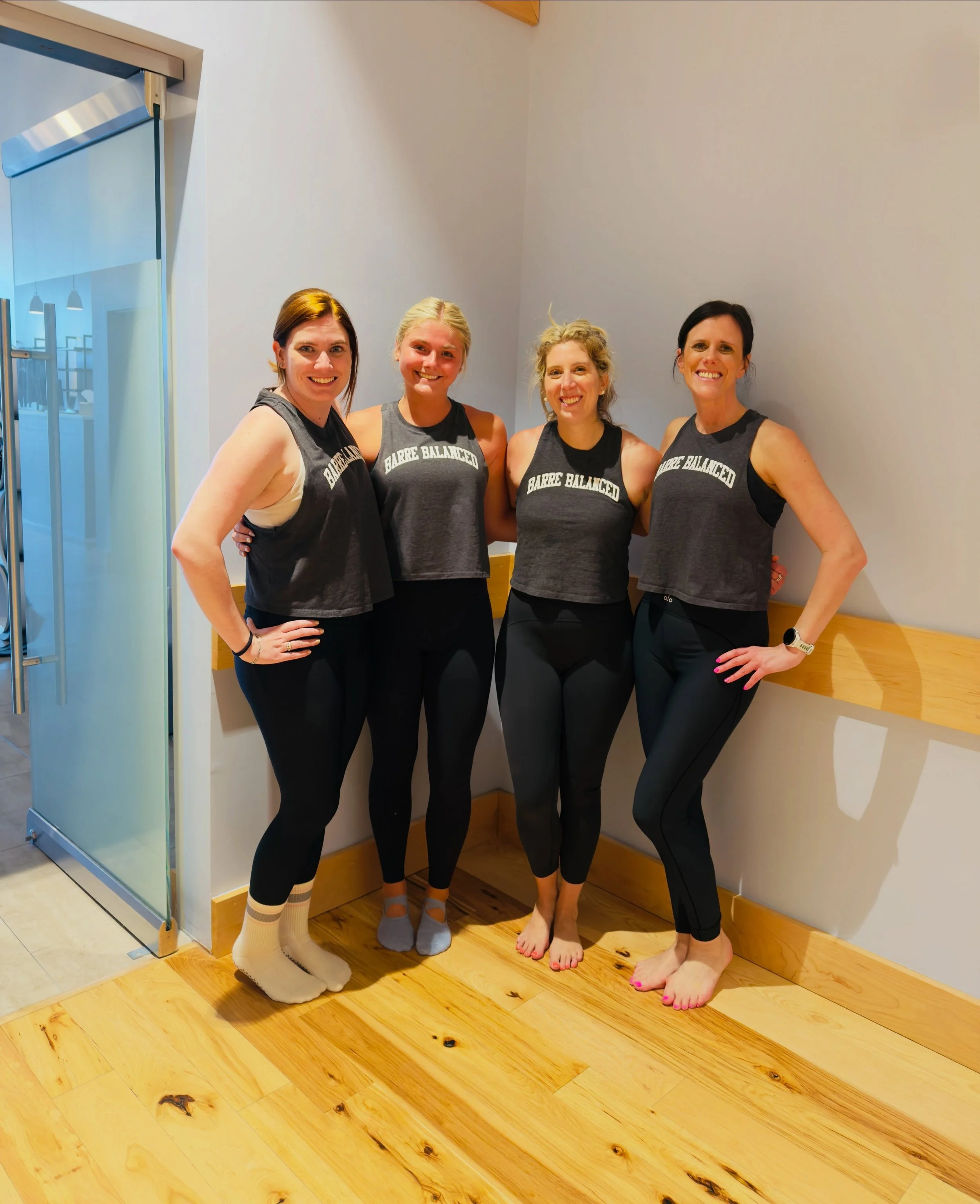 Strong workouts, top notch instructors, the BEST community✨
Are you signed up? Can't wait! 🫶🏻

#barrefitness #community #summervibes