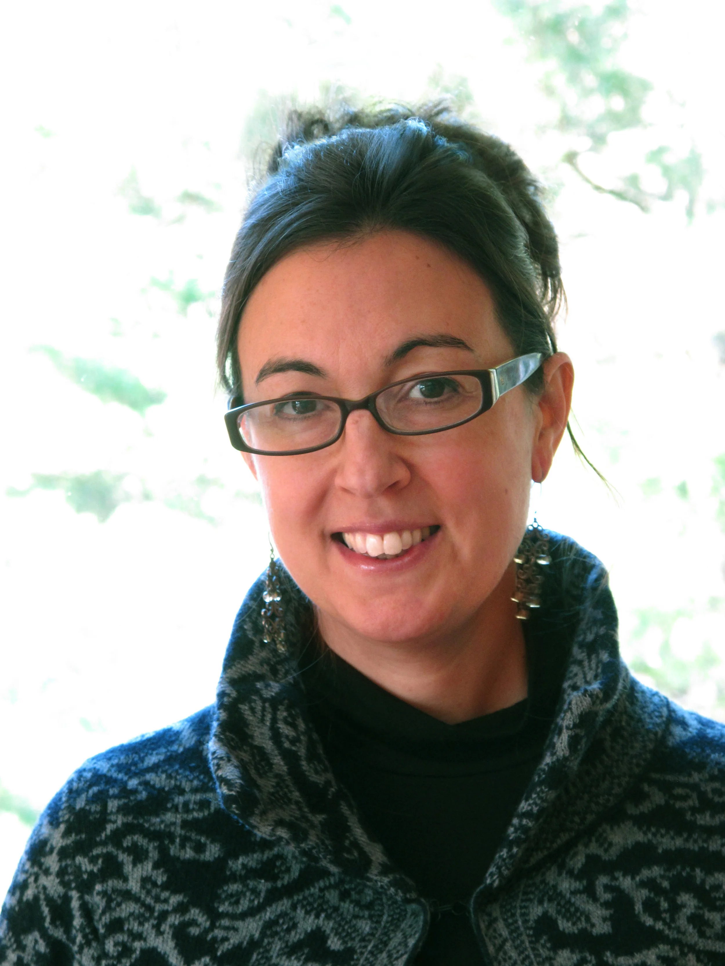Lisa's PHillips Profile Picture 1488 Final.jpg