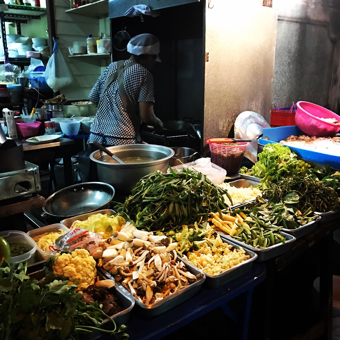 Mise en place at a street stall in Bangkok, best chilli clams!