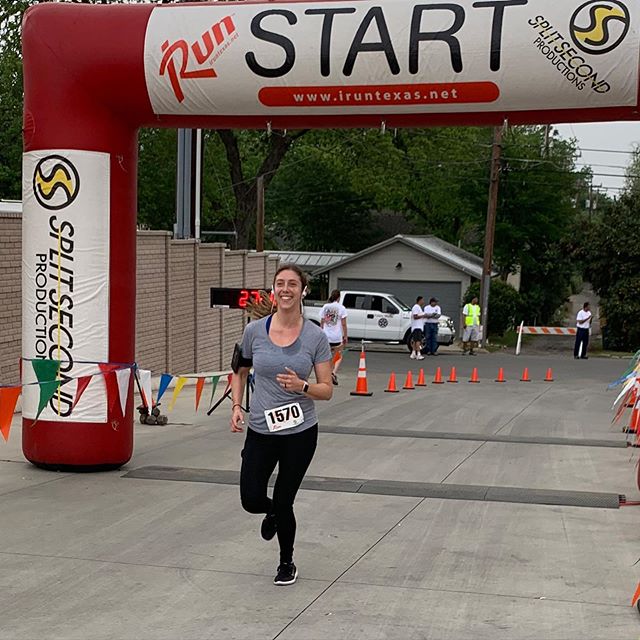 For the love of running 🏃&zwj;♀️ It was our first fitness love ❤️ It paved the way for our health journey
It is free, easy and you can do it anywhere
It pushes your body and mind past its limit
It is stress-relieving
It can be a lone sport or a team