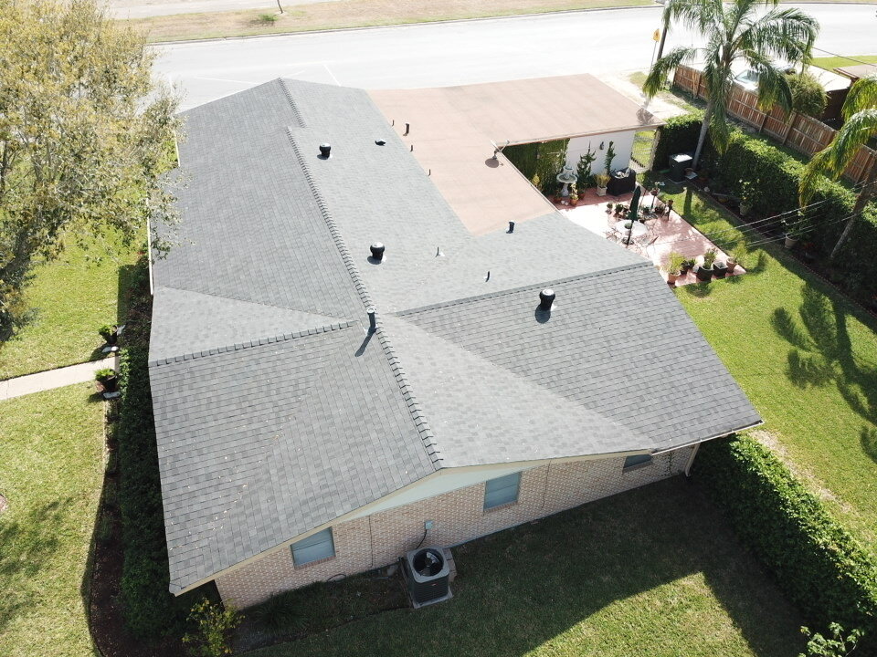 Atlas Pinnacle Pristine Black_Castillo and Co Roofing_Harlingen