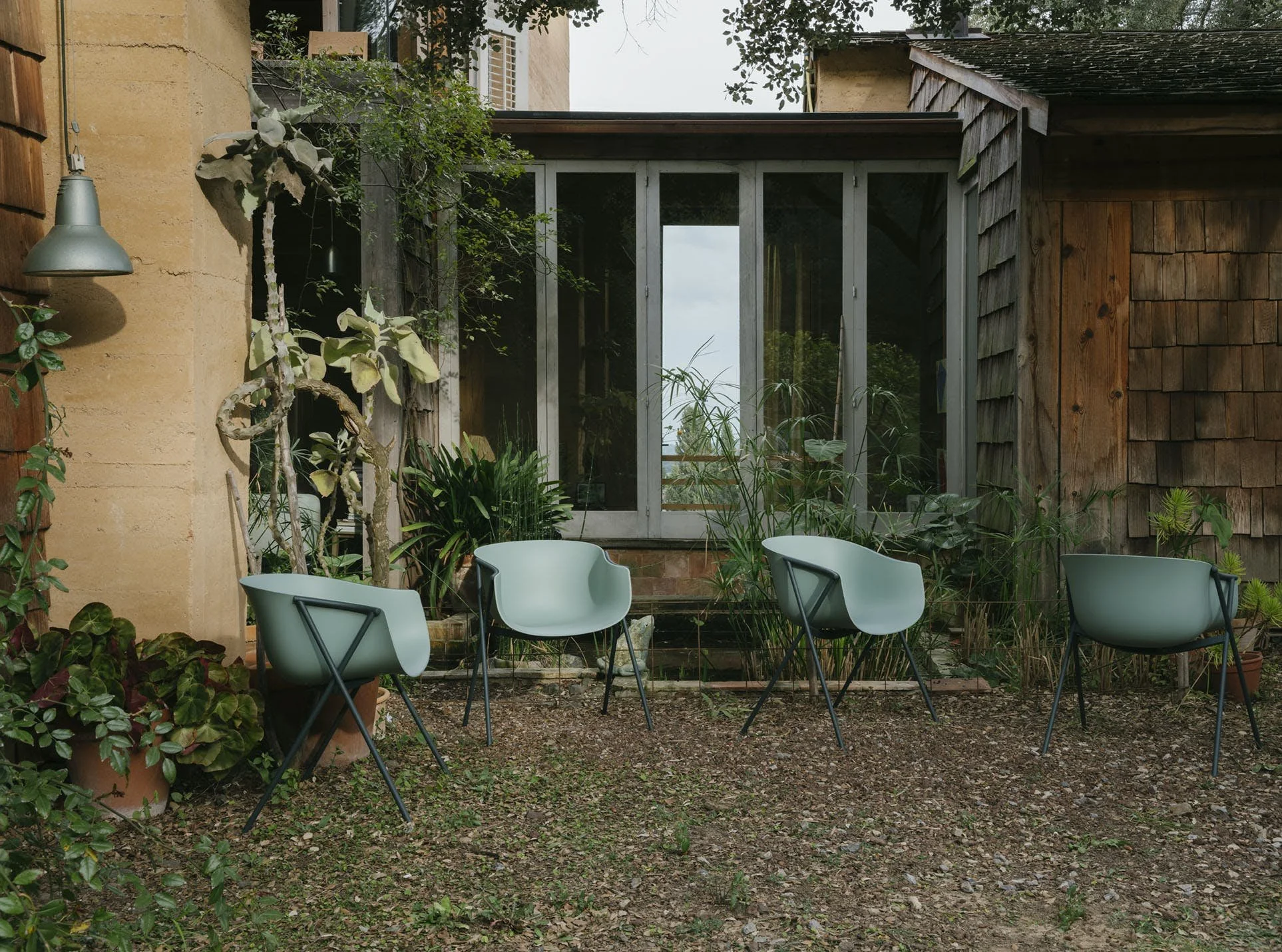 showcase_items_Bai Outdoor_Setting_13.jpeg