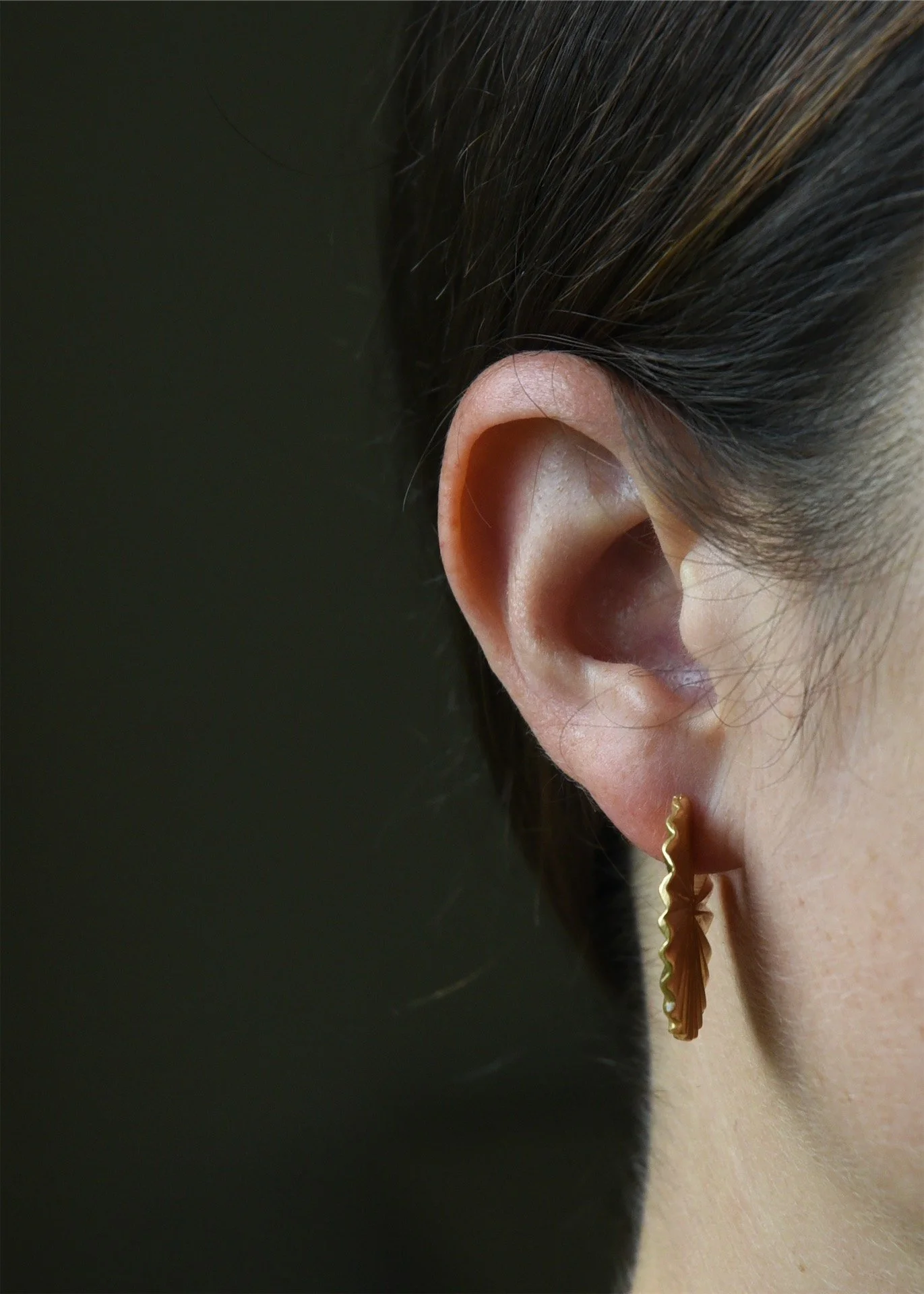 gold earrings fan textured ribbed modern geometric unique handmade statement fine jewellery