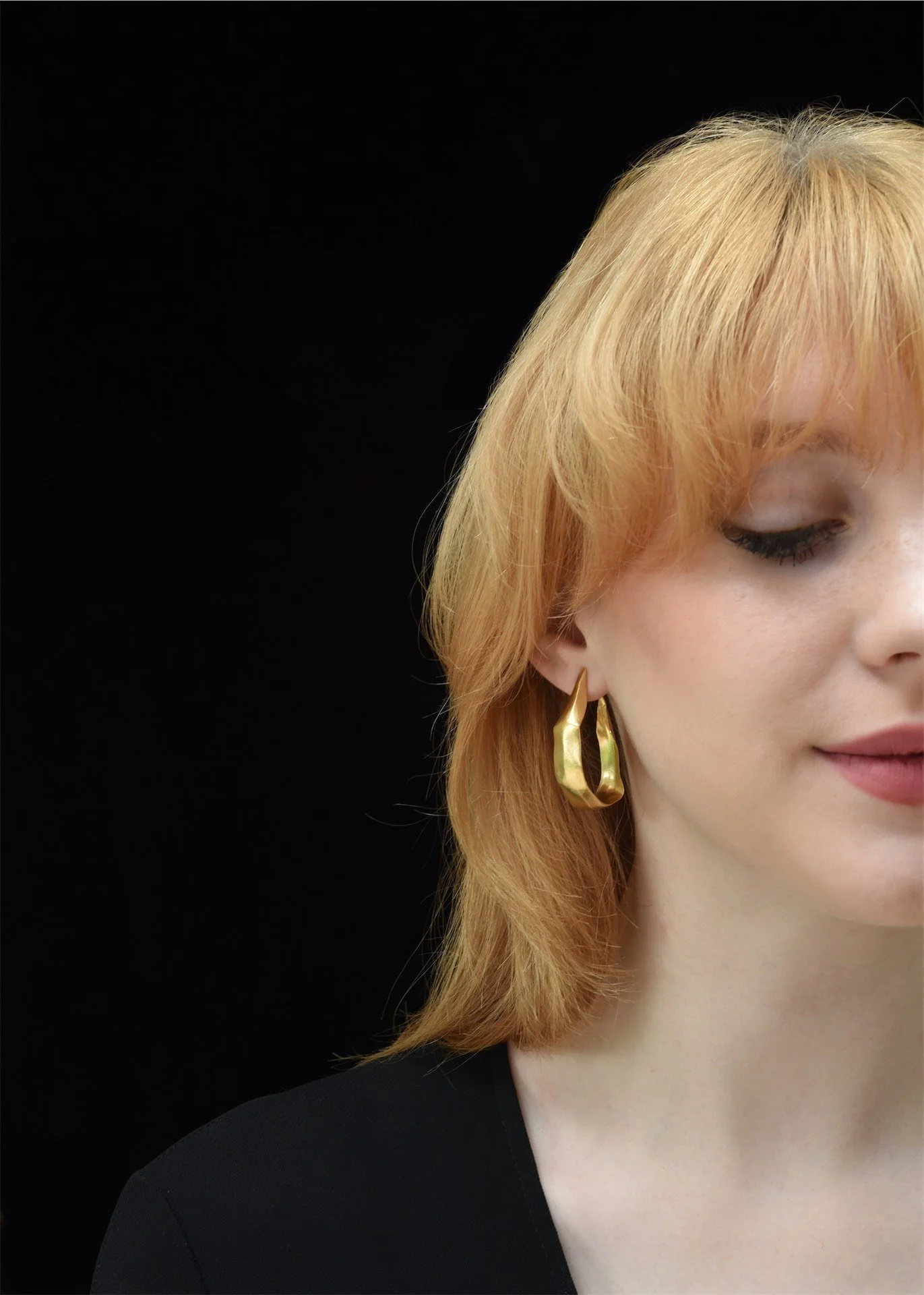 gold hoops ribbon lightweight statement handmade artisan elegant refined fine jewellery unique