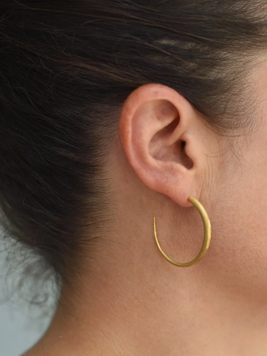 TAPERED HOOP EARRINGS