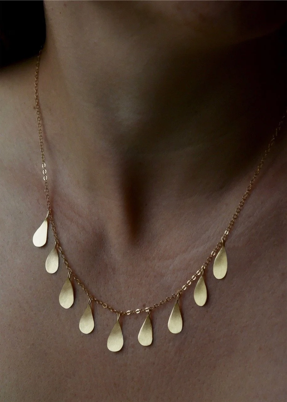gold necklace leaves dainty pendant slinky lightweight elegant modern handcrafted Devon Totnes artisan fine jewellery