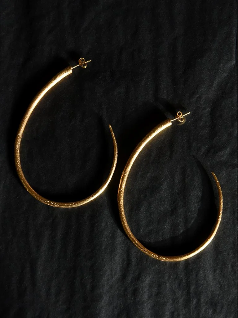 oval relic on black.jpg