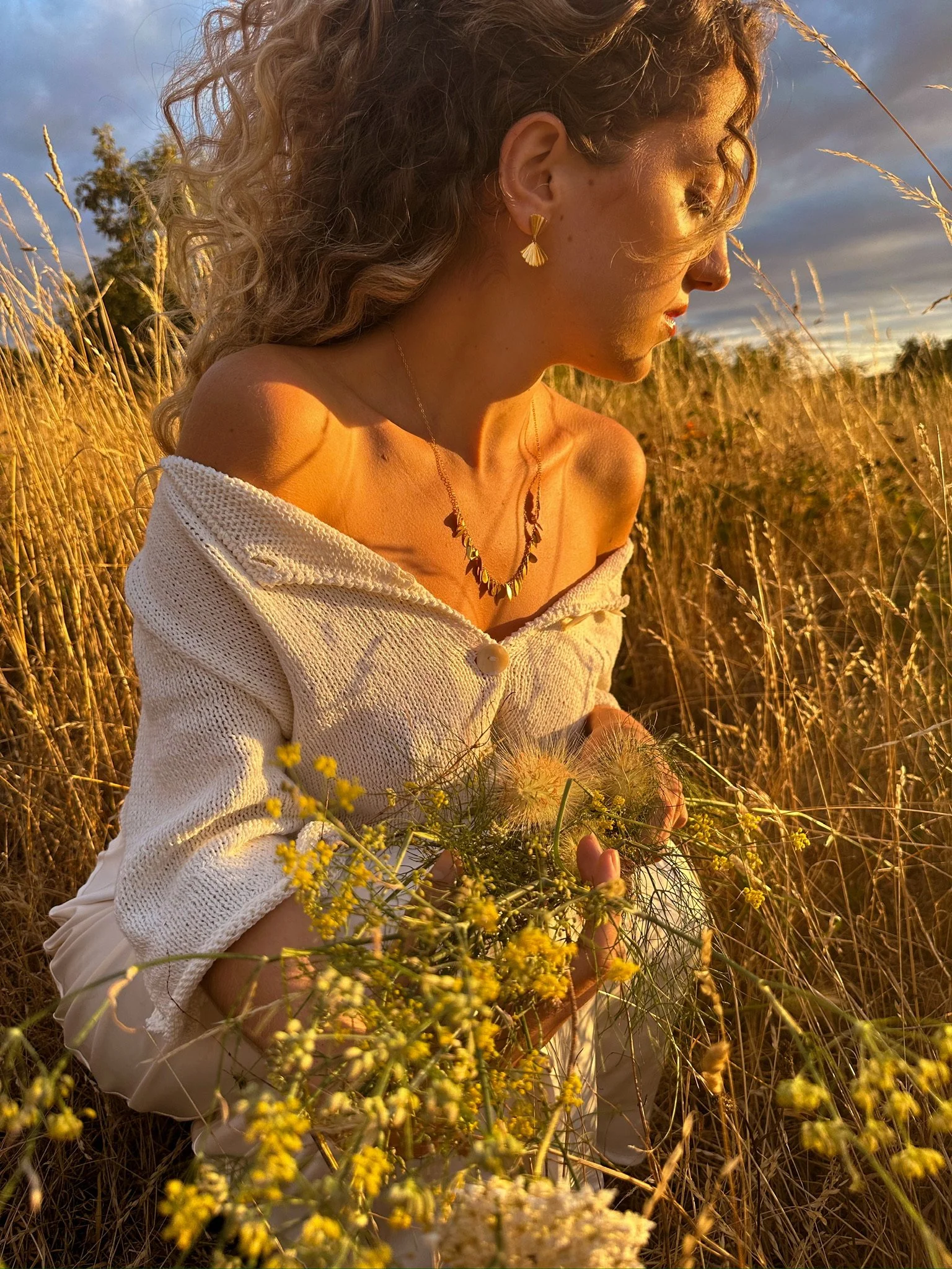 SUNSET GOLDEN HANDMADE NECKLACE.jpg