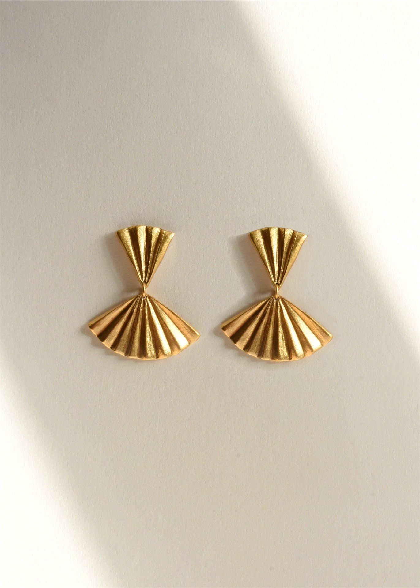 artisan gold fan fannella concertina drop earrings artisan devon handmade