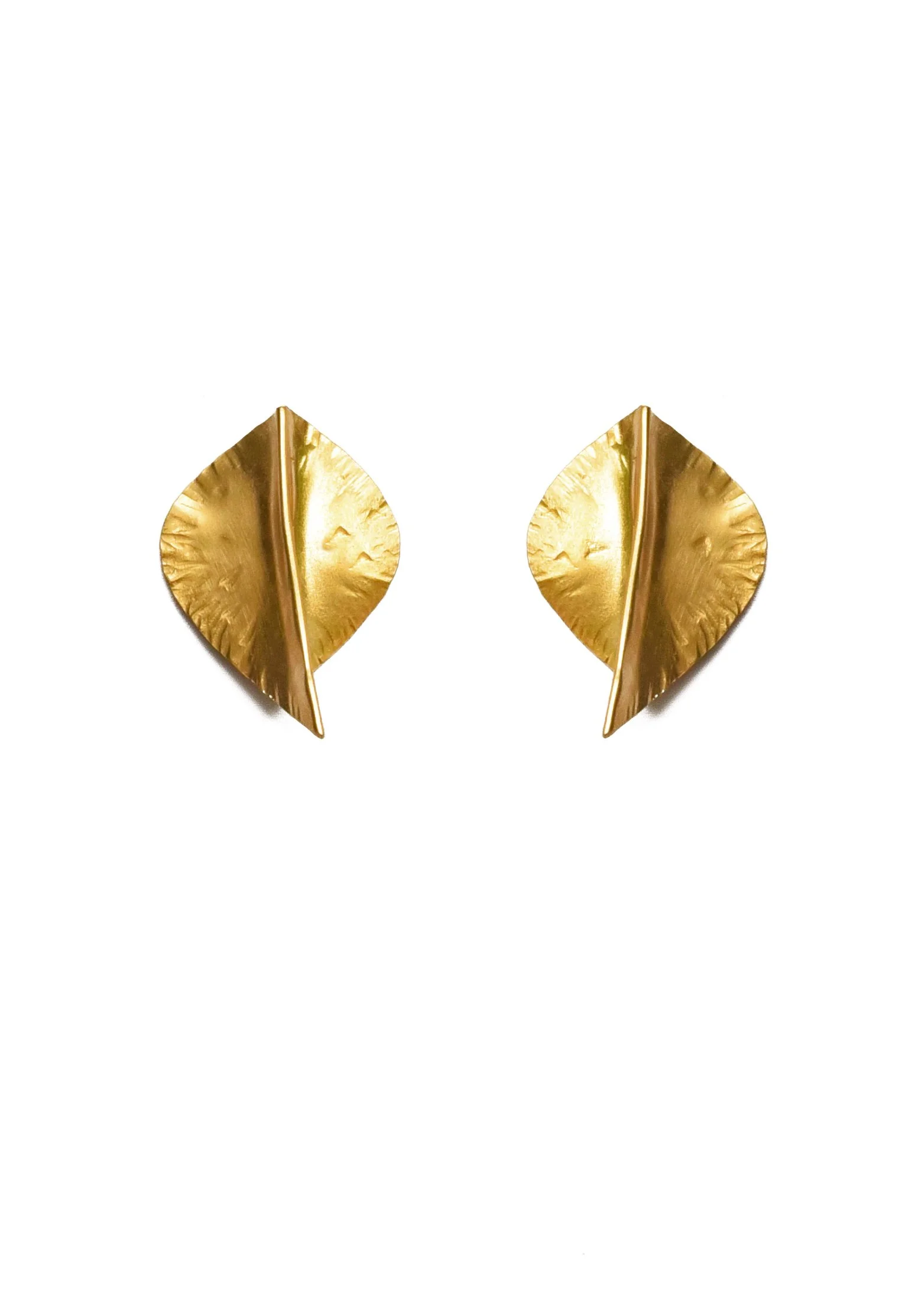 small gold earrings leaf boho minimalist everyday wear fine jewellery simple modern elegant artisan handmade hammered