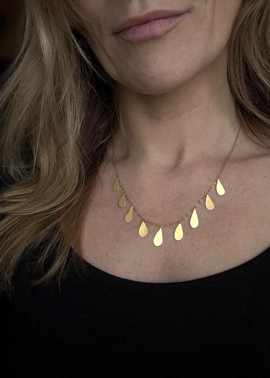 gold necklace leaves dainty pendant slinky lightweight elegant modern handcrafted Devon Totnes artisan fine jewellery