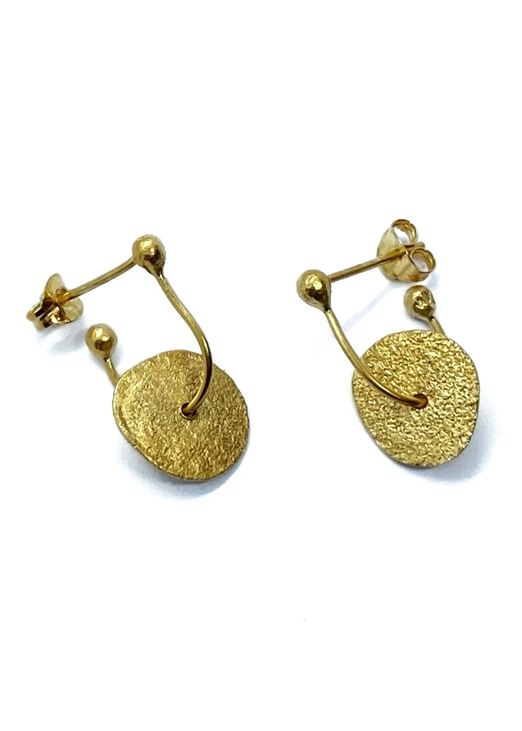 gold earrings unique textured discs greek artisan handmade handcrafted modern textured sculptural elegant statement delicate fine jewellery geometric