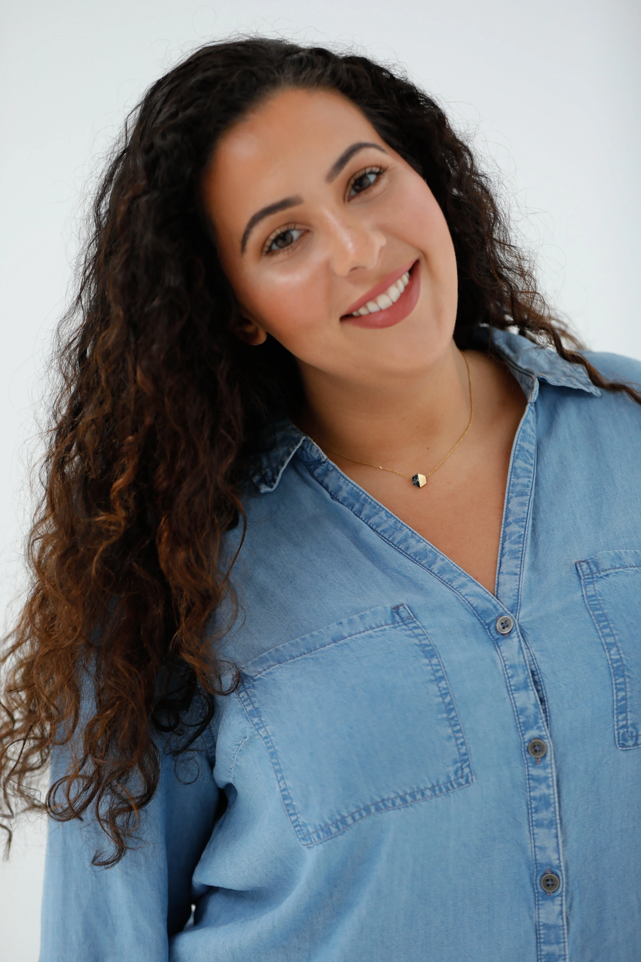 Nadia Zelmat muanadiarae.com