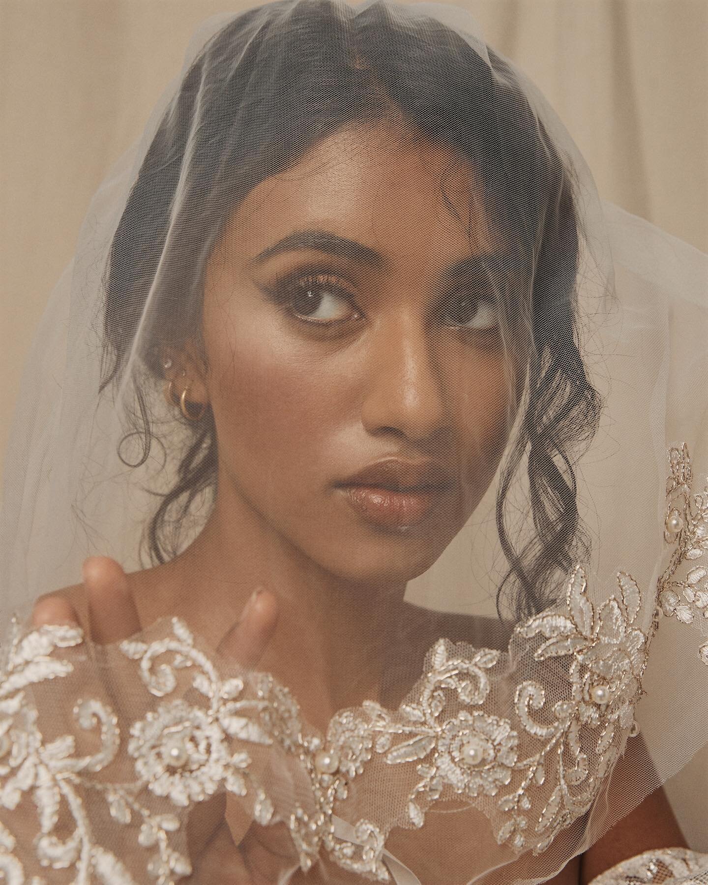 Bridal Beauty Unveiled 🤍🤍 Learning the art of Bridal Makeup and the Business of Beauty is just one thing that makes our 10 week makeup program so special. Are you ready to take your 1st step in enjoying a successful career as a makeup artist? Then 