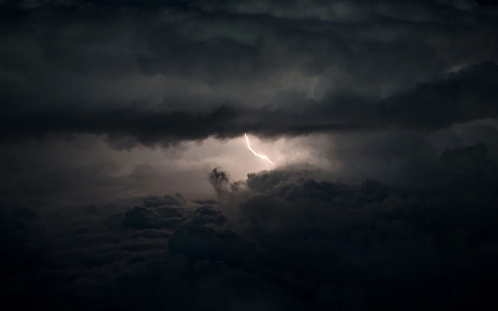 storm-lightning-PLANE0916.jpg