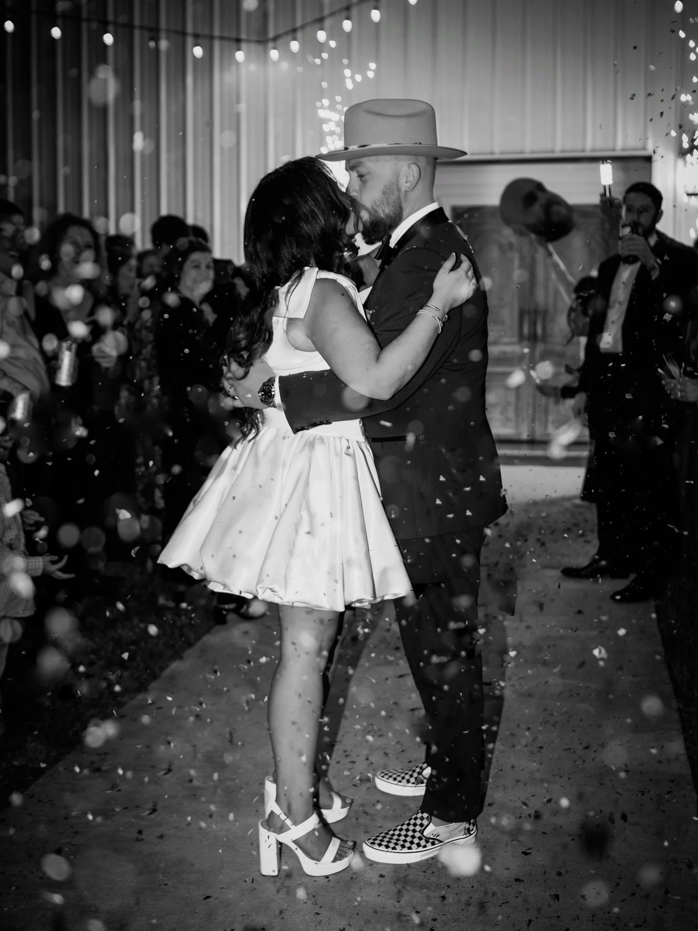 Y&rsquo;all&hellip;my camera roll is overflowing🥹✨
Thank you SO much for all the gorgeous new photos! I&rsquo;m eager to fill up my feed with everything this year has brought!

(If you have pictures of your dress, please reach out &amp; send them my