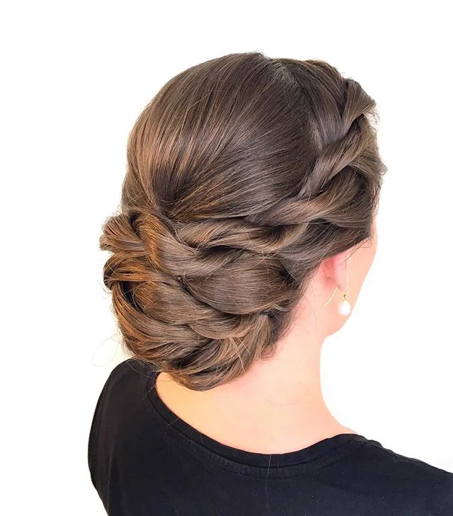 How beautiful is this twisted bun updo on @celloelloello! I am in love 🥰 Swipe for more photos/angles of this upstyle😊
.⠀
.⠀
.⠀
.⠀
.⠀
.⠀
#updo #updostyle #updos #updohairstyles #twistedupdo #lowupdo #bridalhair #bridalhairstyle #weddinghair #weddin