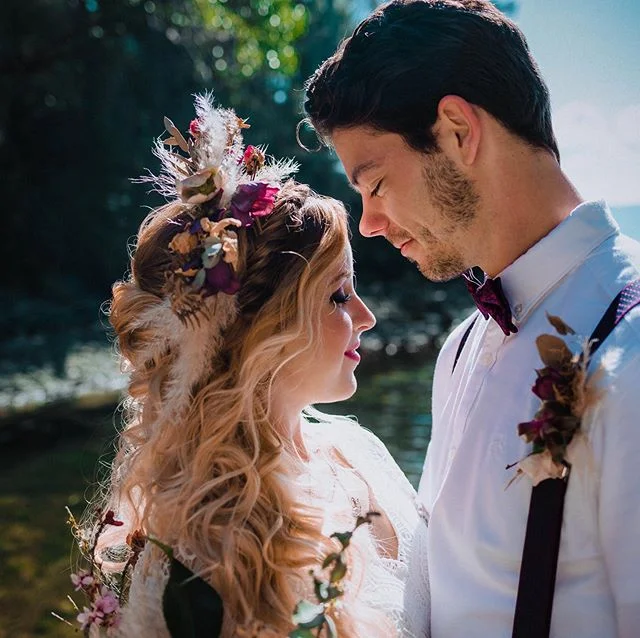 More angles of this pretty side braid from the Boho Shoot that just got published in Today&rsquo;s Bride Magazine! ⠀
⠀
✨Vendor list✨⠀
Planning, direction, and photography: @meganmaundrell_photography ⠀
Hair: me 🙋&zwj;♀️⠀
Makeup: @makeupartistrybytri