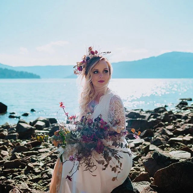 More photos from the Boho Styled Wedding Shoot! I love love love how those beachy waves flow in the wind in this picture!⠀
⠀
Vendor list:⠀
✨Vendor list✨⠀
Planning, direction, and photography: @meganmaundrell_photography ⠀
Hair: moi 🥳⠀⠀
Makeup: @make