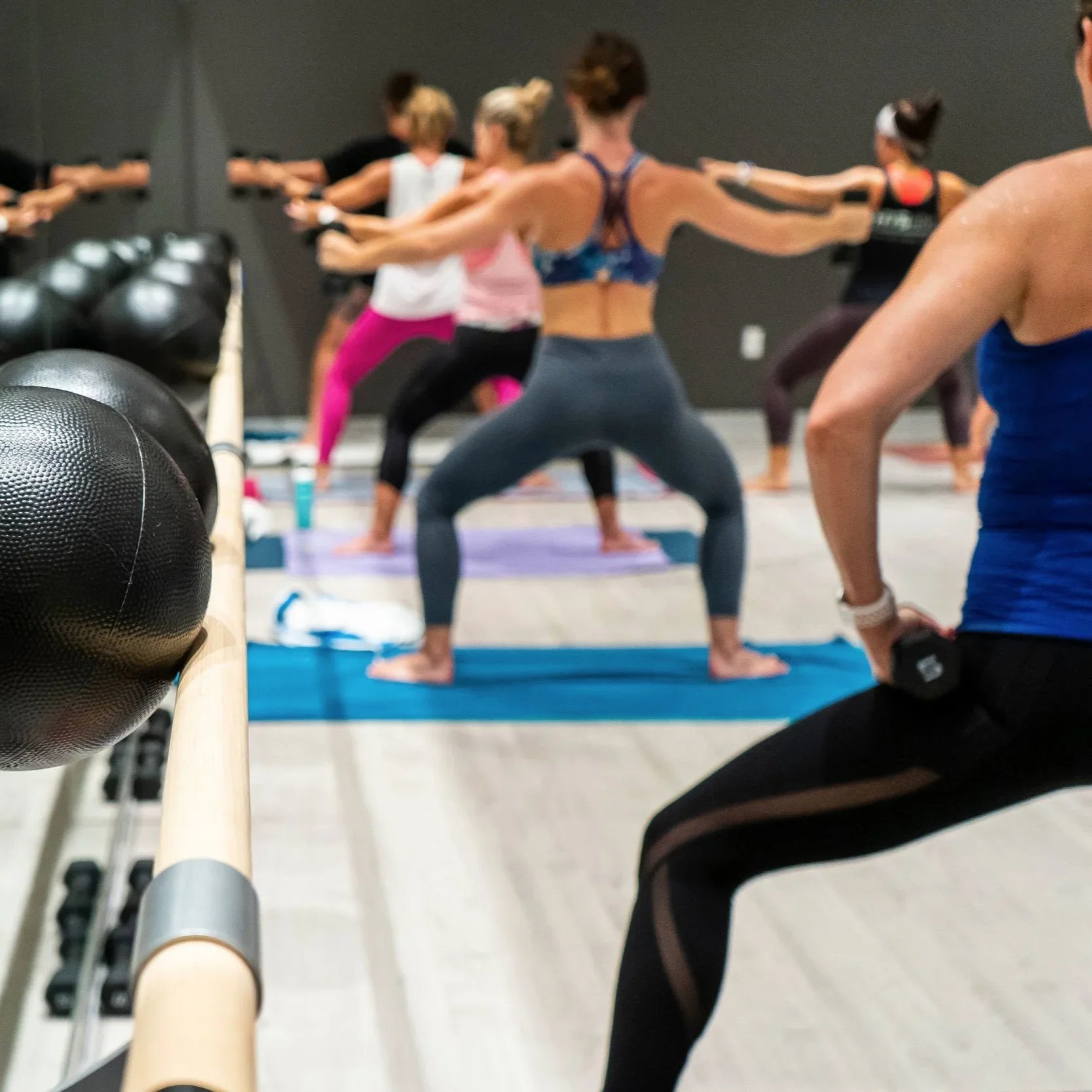 Friday Happy Hour: Hot Girl Shake Barre