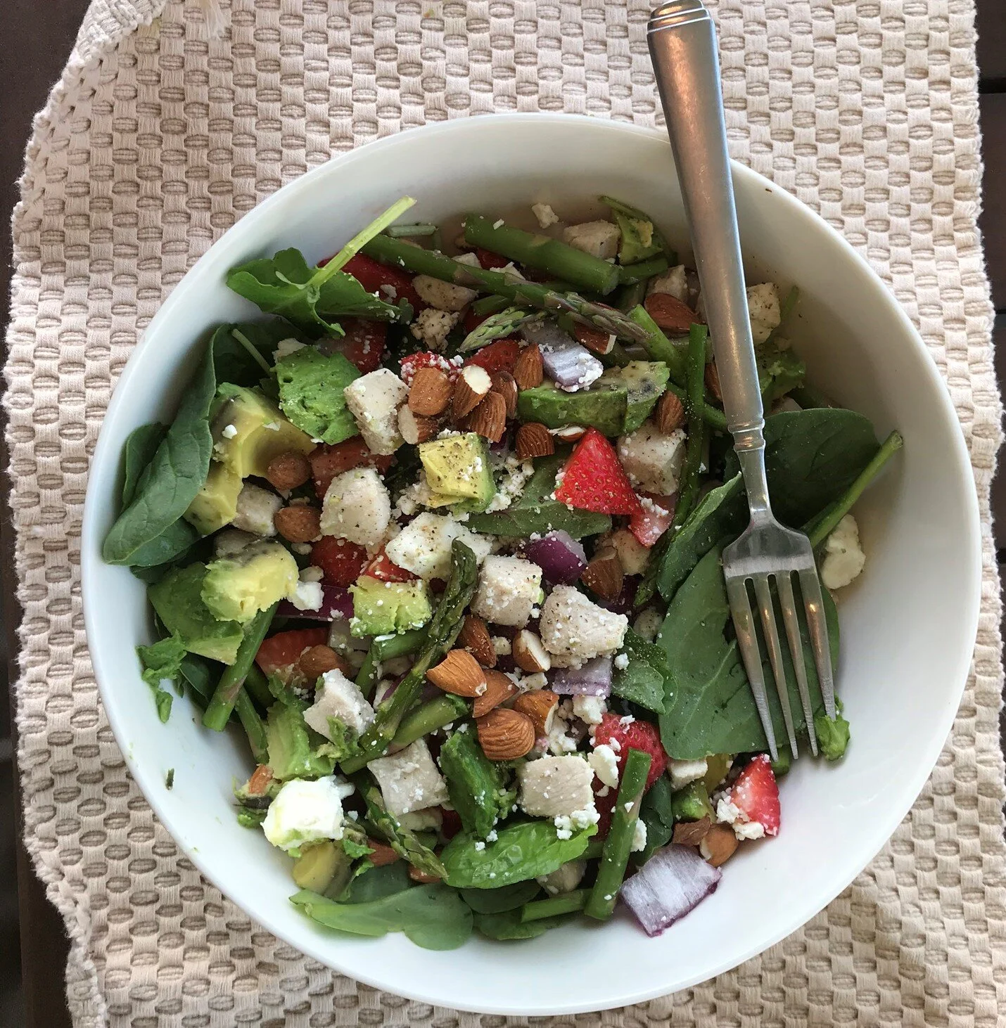 Spotlight on Spring Produce + Tips to Build a Perfect Spring Salad