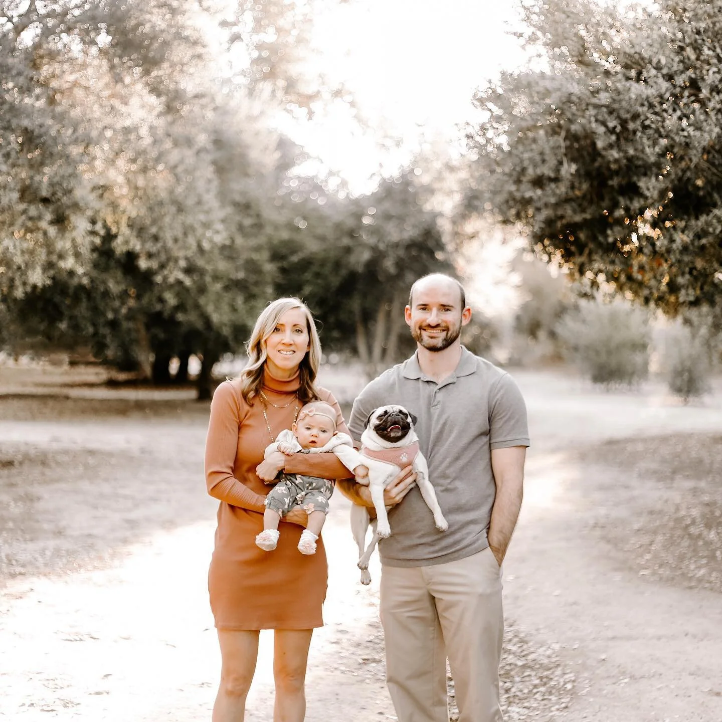 Many people might say that 2020 has been the worst year of their lives. But for me, it has been the absolute best, thanks to this little family that the Lord has blessed me with.
.
2020 has been TOUGH in many ways. There has been an immense amount of
