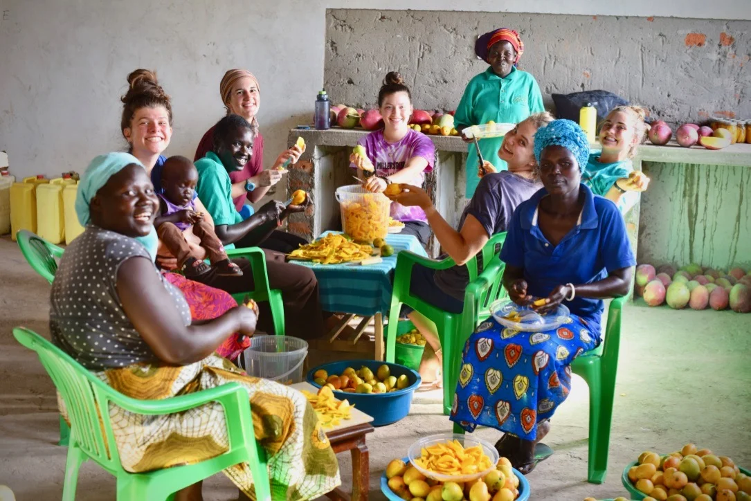 Global Health Students at The Mango Project