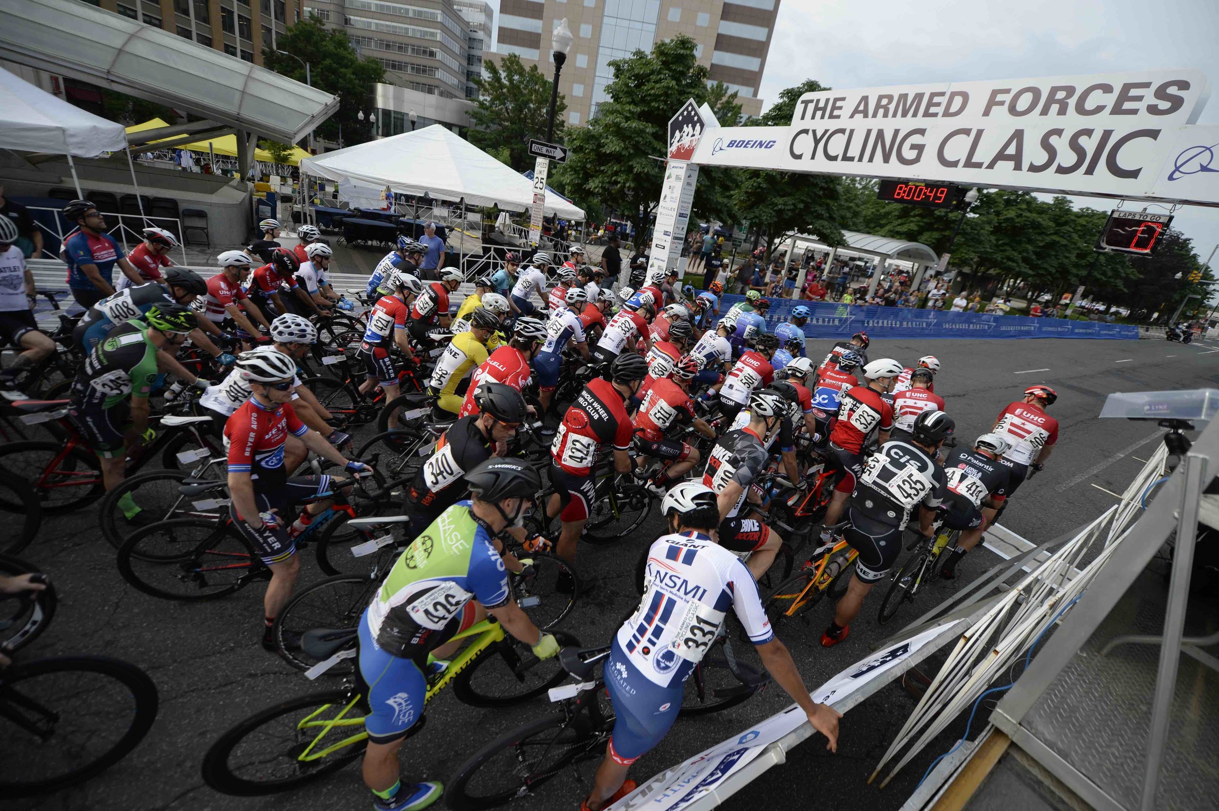 Clarendon-Amateur-Races-62-06082118 riders stage for start.jpg