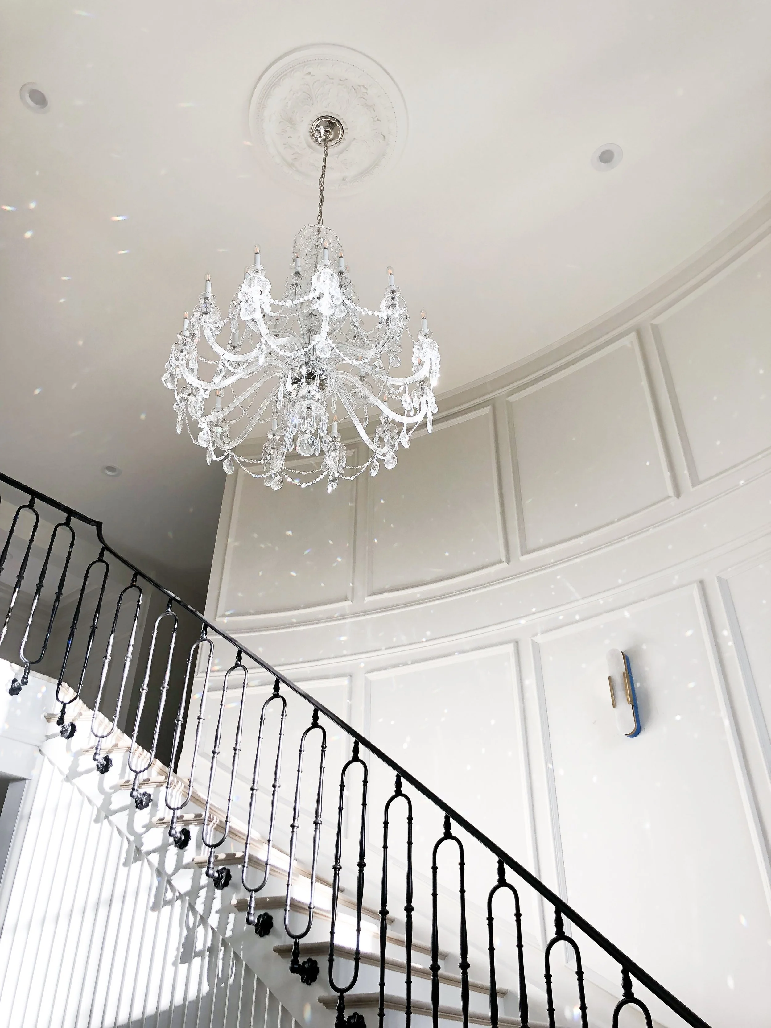Rachel Parcell's Entry | Alice Lane Interior Design | Photo by Kristina Kellett