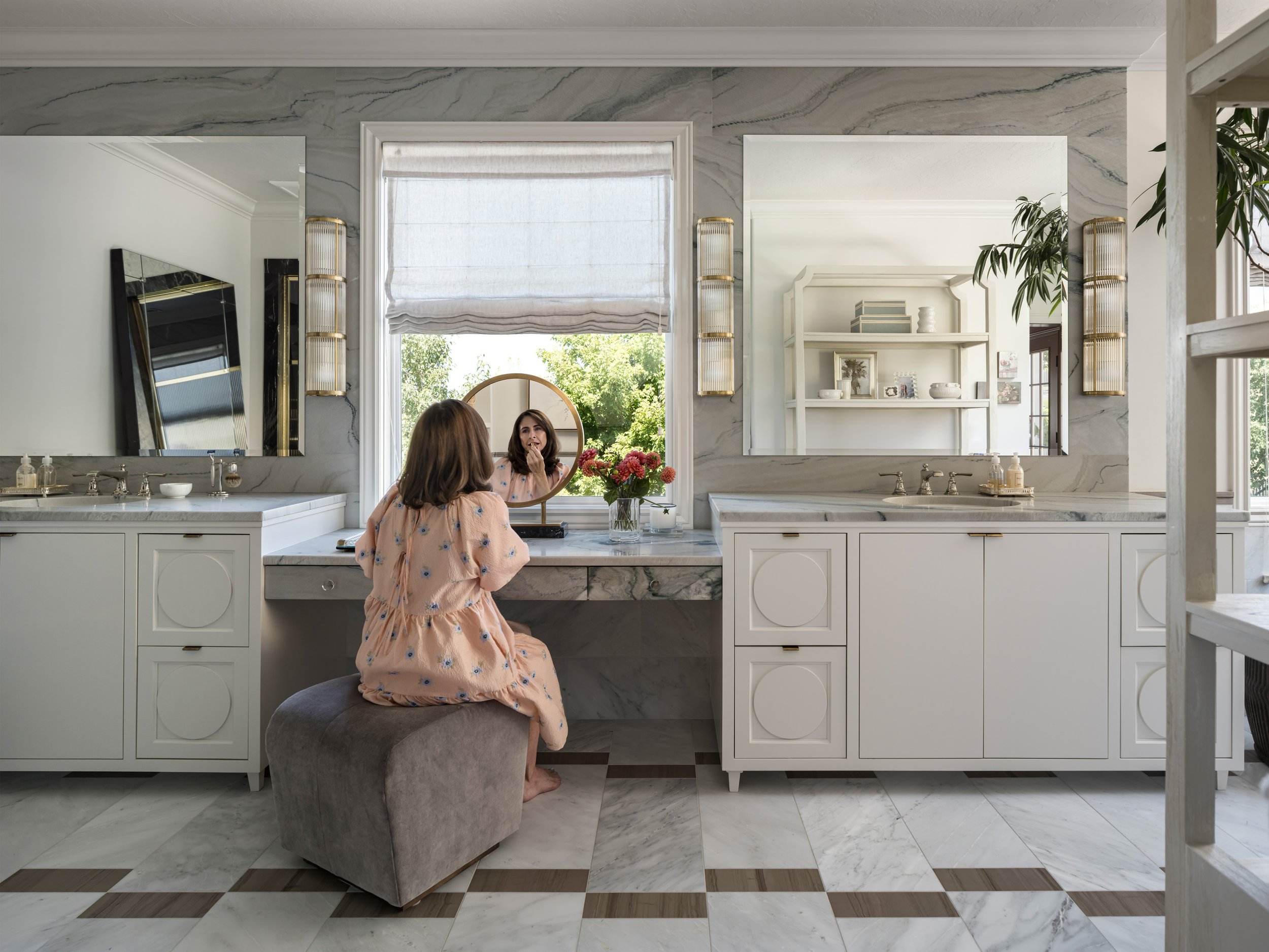 AL_Flora_PrimaryBath_2331SML.jpg