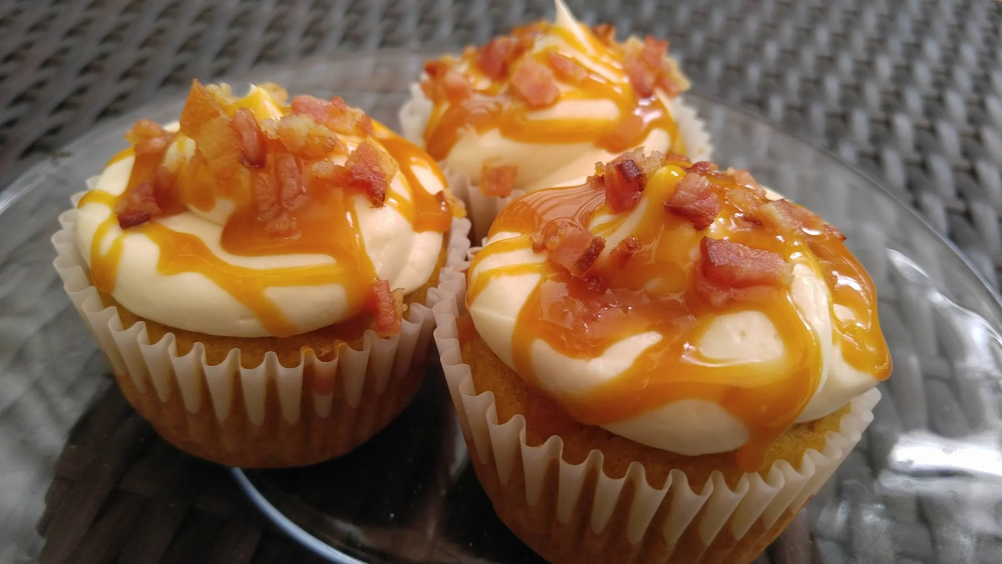 Pumpkin bacon cupcakes.jpg