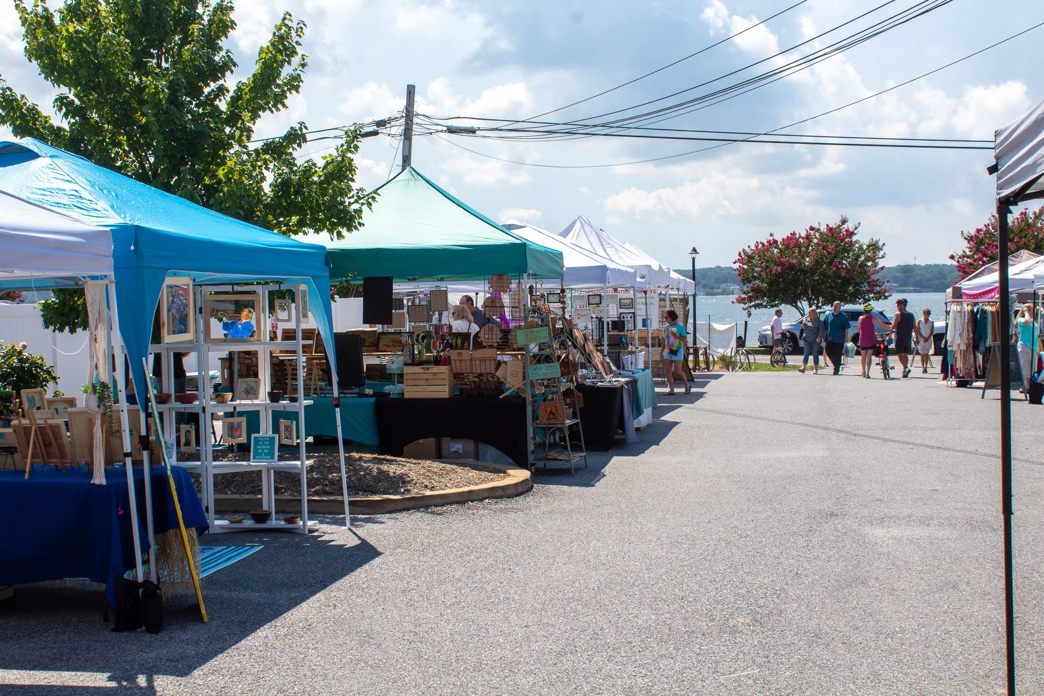 🍷 Local vendors + great drinks = the perfect Sunday outing
📅 Sunday, April 26
⏰ 11:00 AM &ndash; 5:00 PM
📍 No Thyme To Cook | Solomons, MD
🎟️ Free admission
🔗 Learn more: https://www.simpletix.com/e/april-sip-shop-tickets-257593