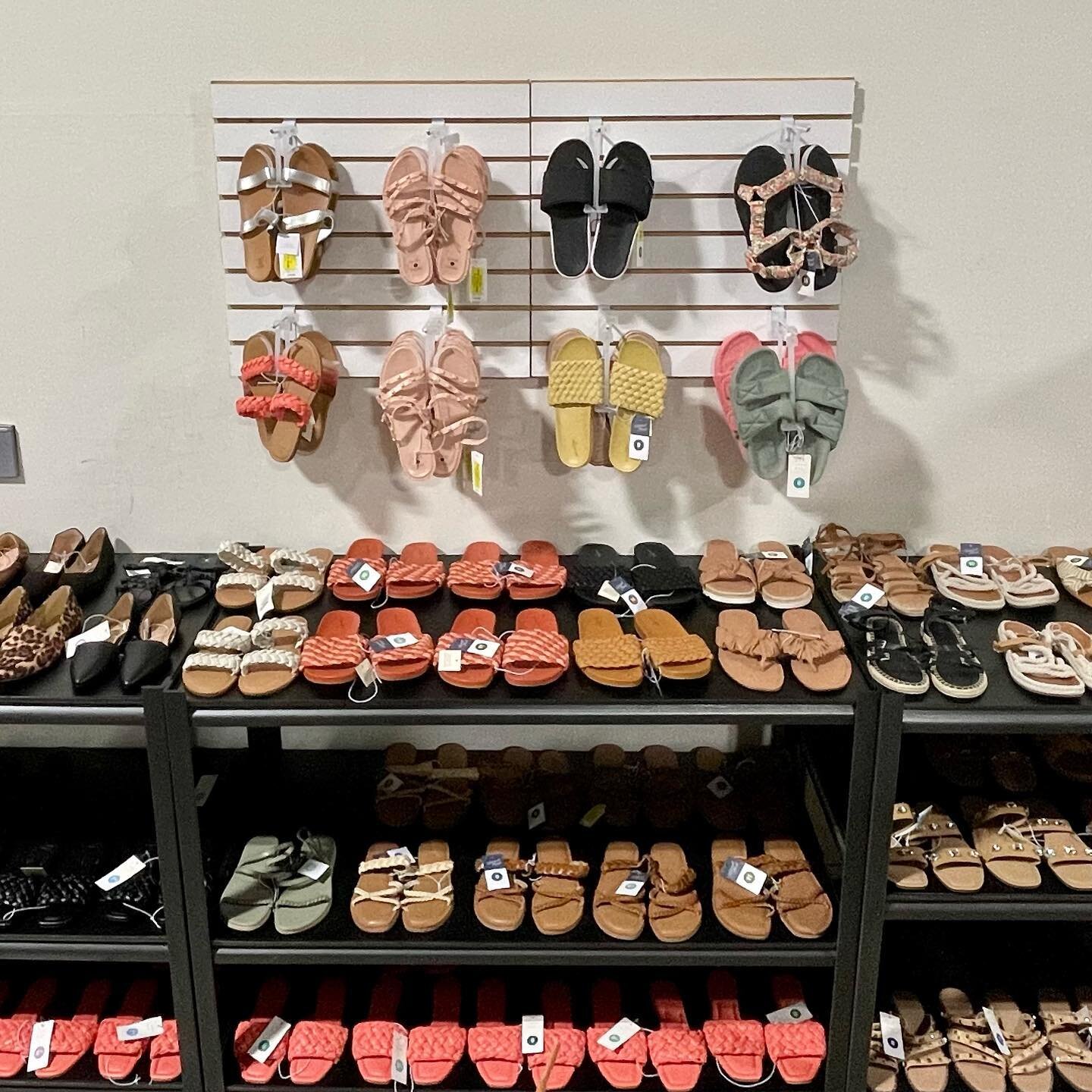 Tons of new women&rsquo;s sandals from Target just hit the floor! 65% off original price! 🩴 

📍 11407 N Government Way 
www.RockyMountainLiquidation.com