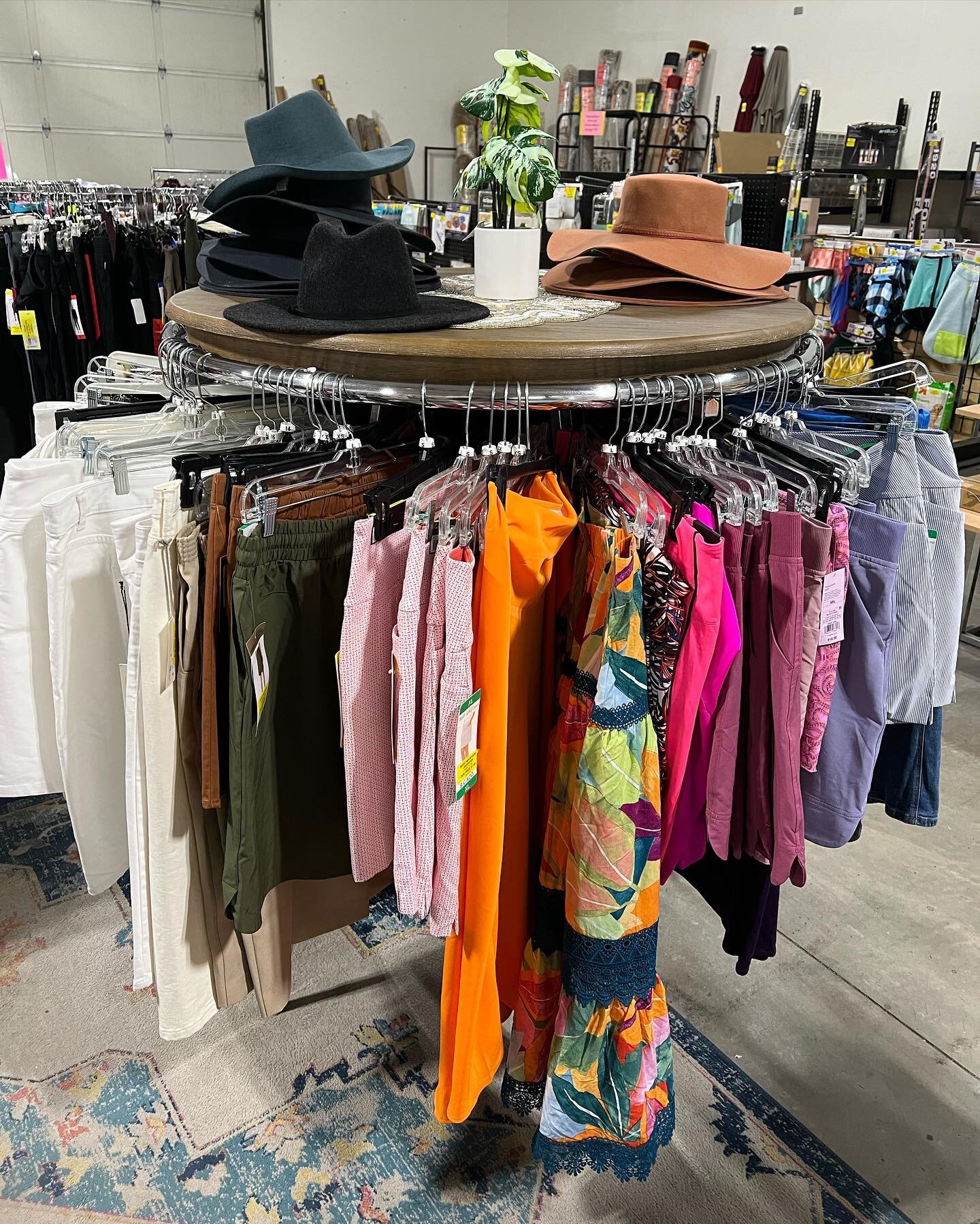 Have you been in recently? We are gearing up for summer and have shorts, dresses, skirts and swimsuits in stock! Come find some great deals! 🌞

📍 11407 N Government Way