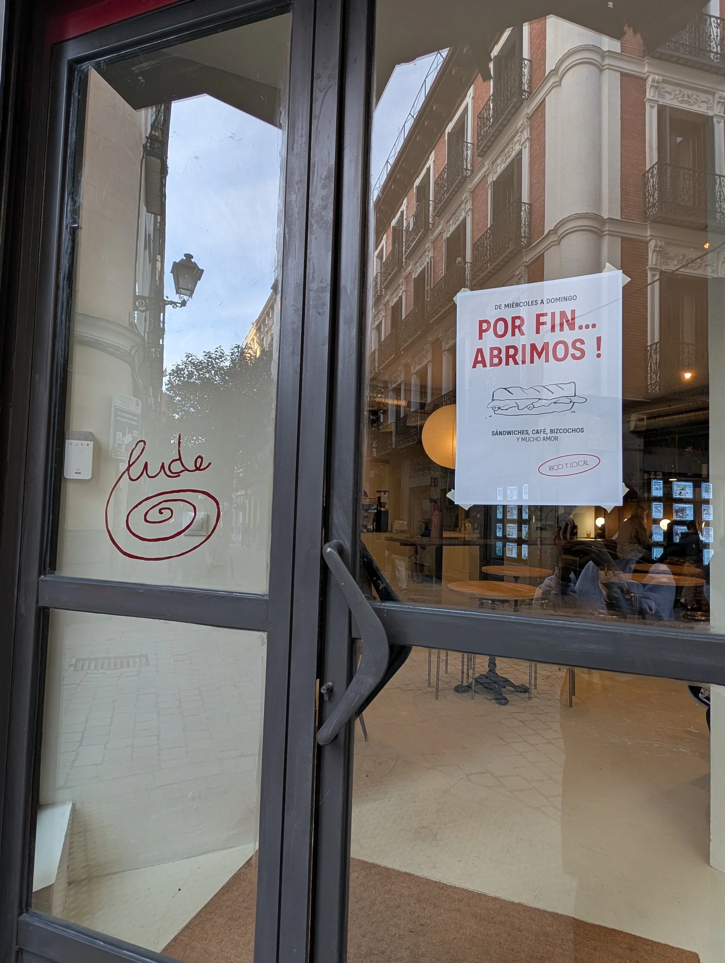 Ariane_Lude café.jpg2.jpg