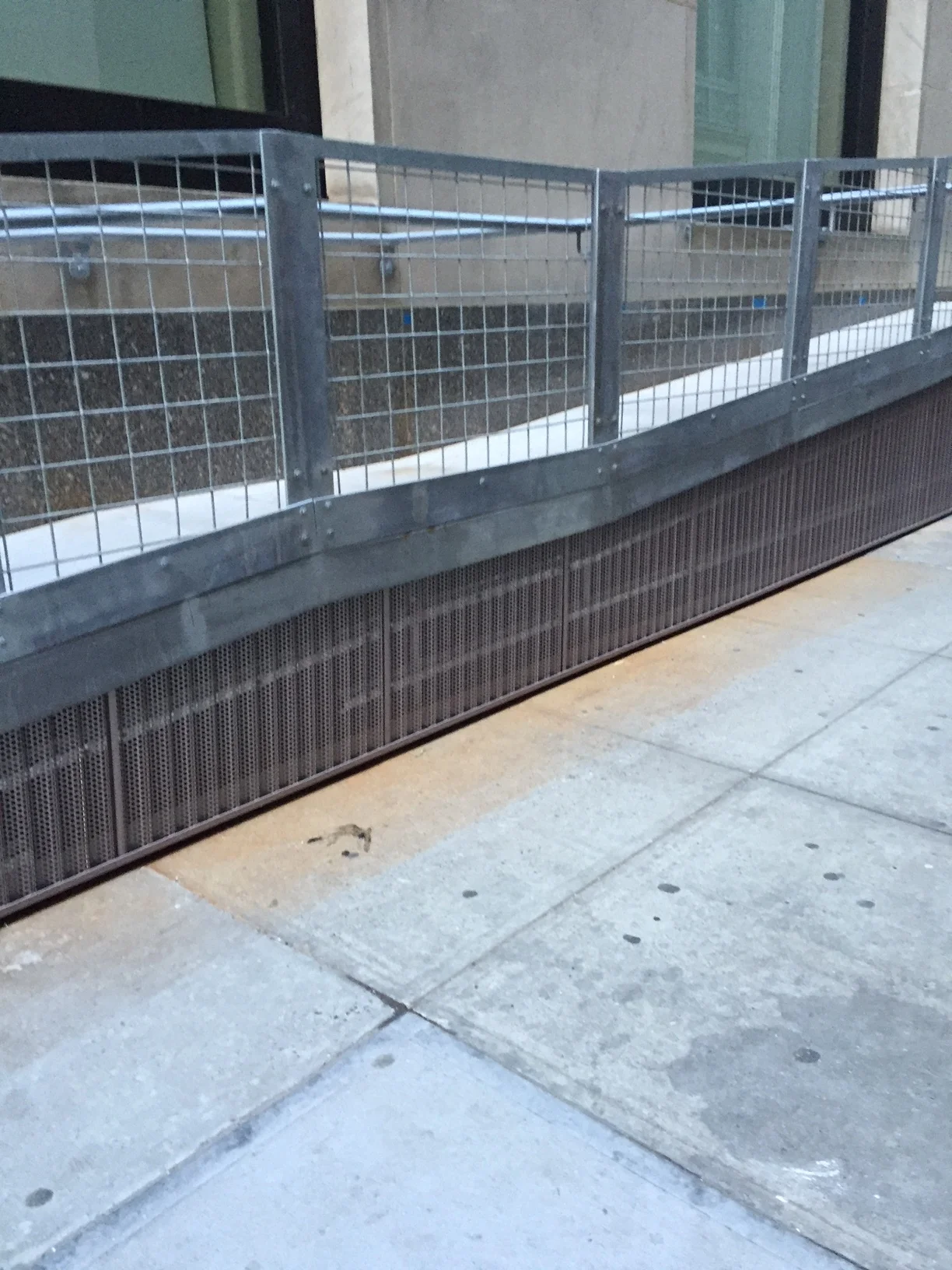 20 Pine ramp complete with skirting 02.JPG