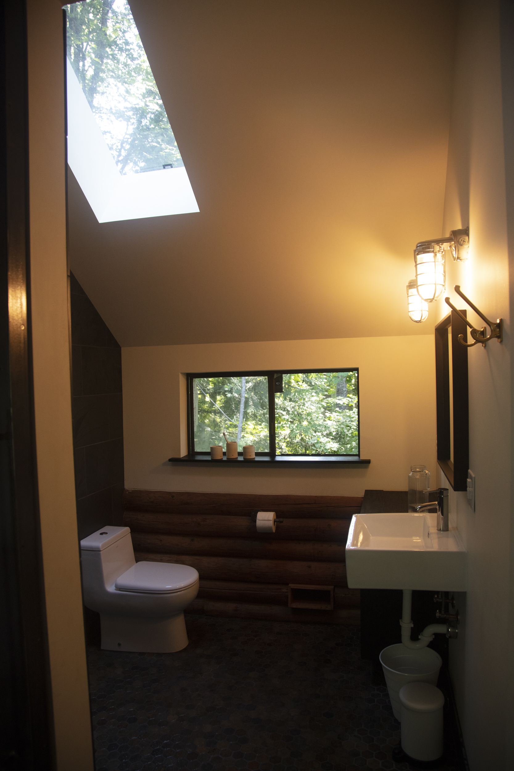 Main Upstairs Bathroom