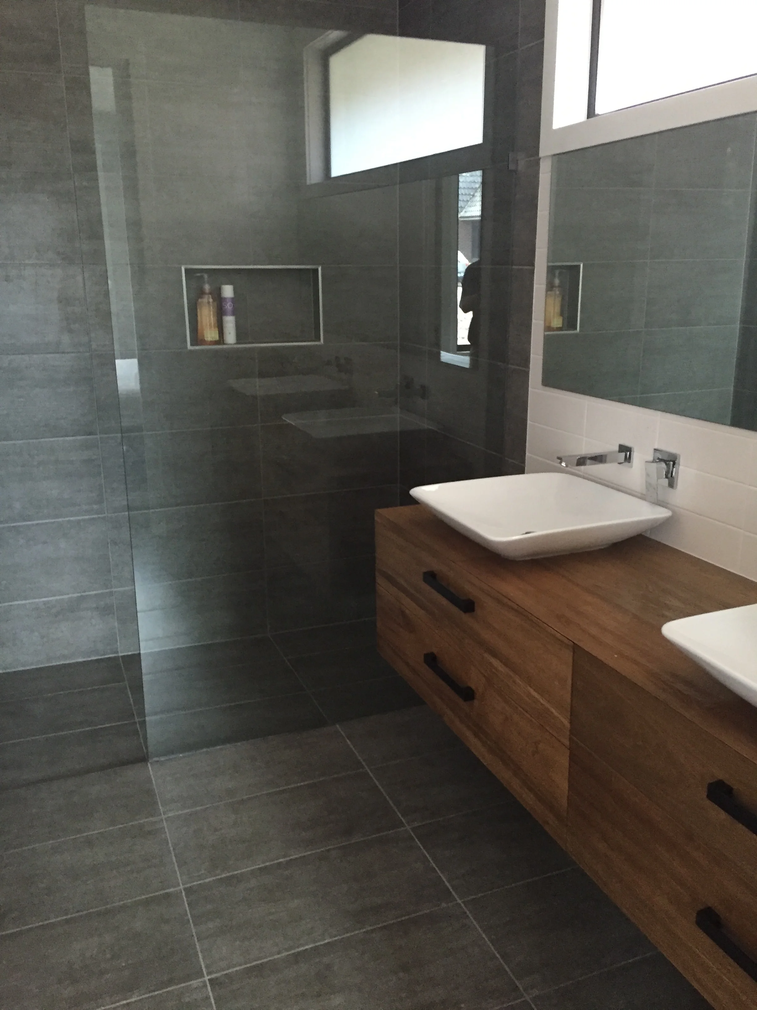 parkdale ensuite.JPG