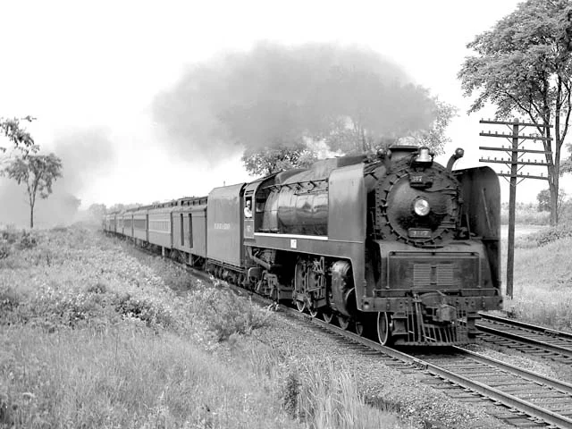 D&H 307 TYPE: 4-8-4 CLASS: K DATE: 6/1/48 LOCATION: Moreau, NY NOTES: On southbound Laurentian. Built by Alco-Schenectady in 1943, Sold to Luria in August, 1953. PHOTOGRAPHER: Jim Wright
