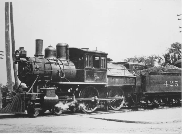 D&H 425 TYPE: 4-4-0 (Double Cab) CLASS: G-3 NOTES: Manufactured by Dickson for the Albany and Susquehanna in 1867, the locomotive was rebuilt in 1898 by the D&H Green Island Shops and was scrapped in November of 1926. (John Shaw Collection)