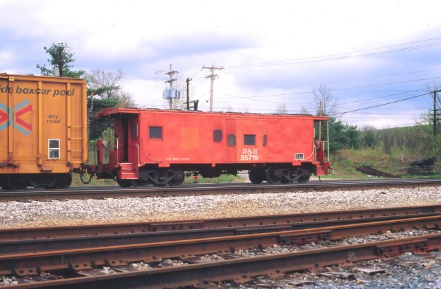 D&H 35719 May 1991 in Saratoga Yard, Saratoga, NY. Photo by Chris Shepherd.