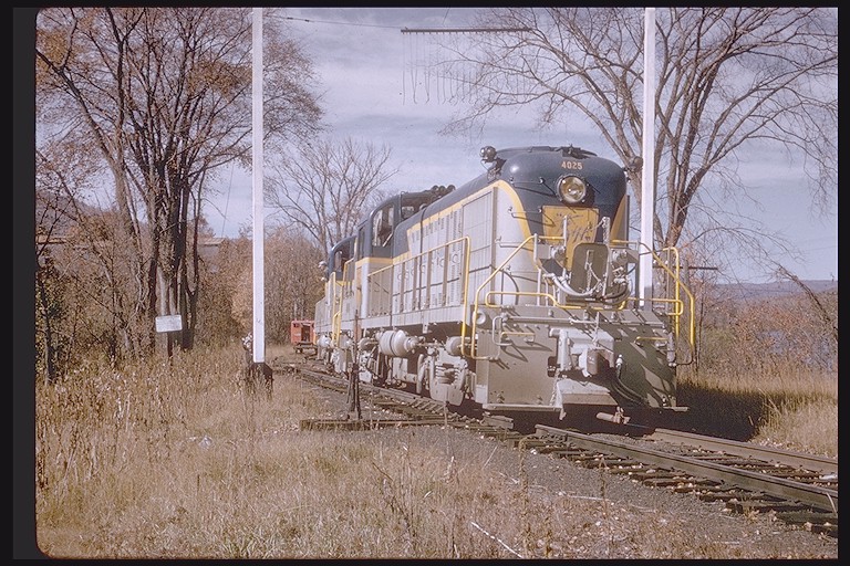 D&H 4025 North Creek, NY 10-13-63. Photographer unknown, Joseph Testagrose collection.