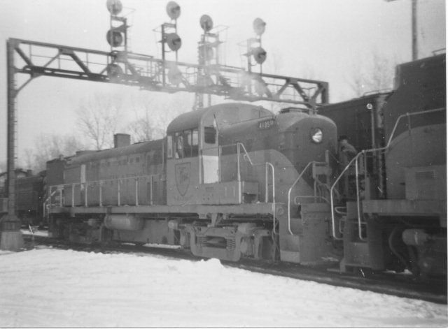 D&H 4105 Working in the snow. John Shaw collection.