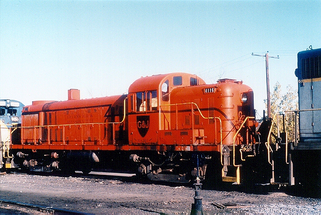 D&H 4116 Painted for D&H subsidiary Greenwich & Johnsonville, shown marshalled between two D&H-painted locos at Mechanicville in October 1981. Bill Mischler photo