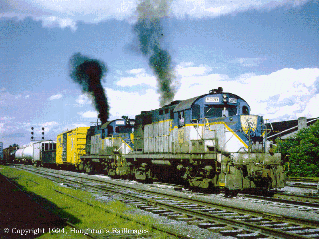 D&H 5020 Delaware & Hudson RS36's #5020 & 5016 work a local freight northbound out of Fort Edwards, NY. Photo by Ken Houghton.
