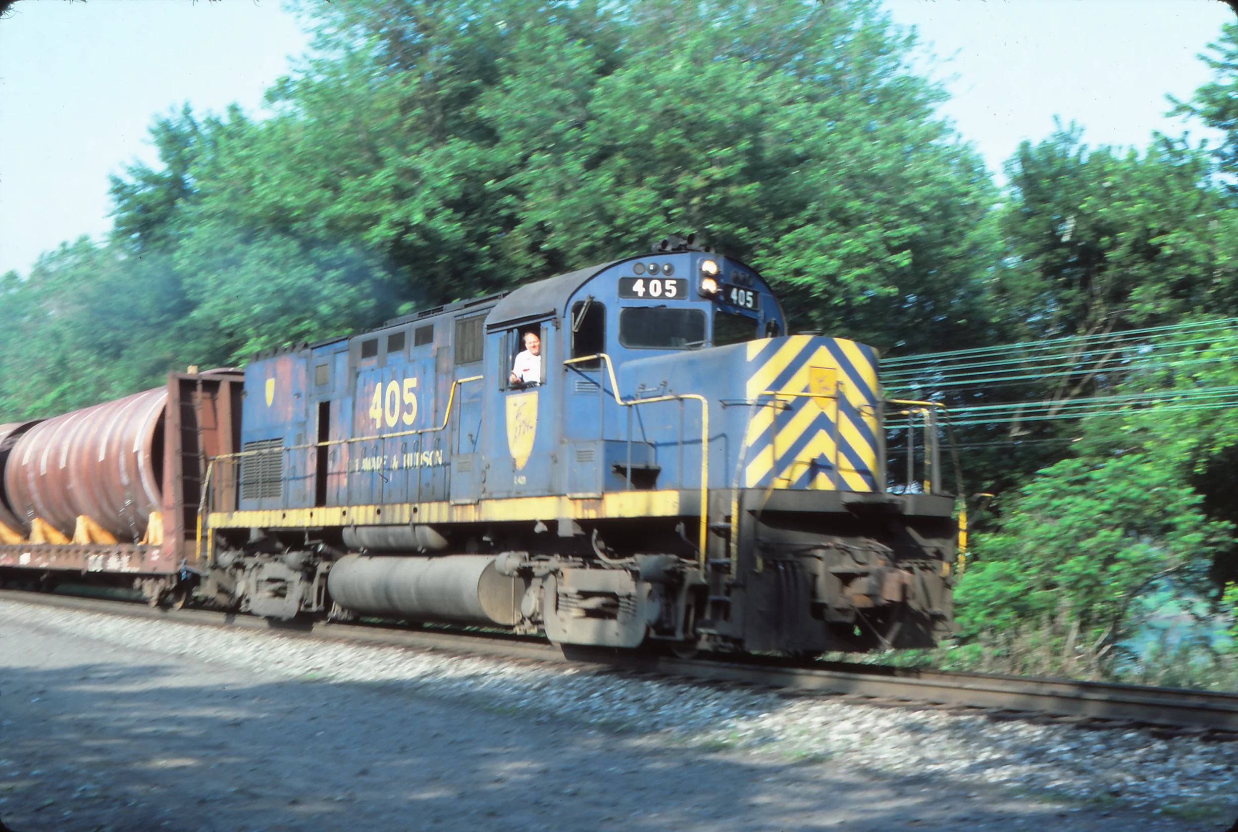 D&H C-420 #405 is on the head end of ENTY in Sunbury, PA on June 9, 1984. Reuben S. Brouse photo, The Garbely Publishing Company collection