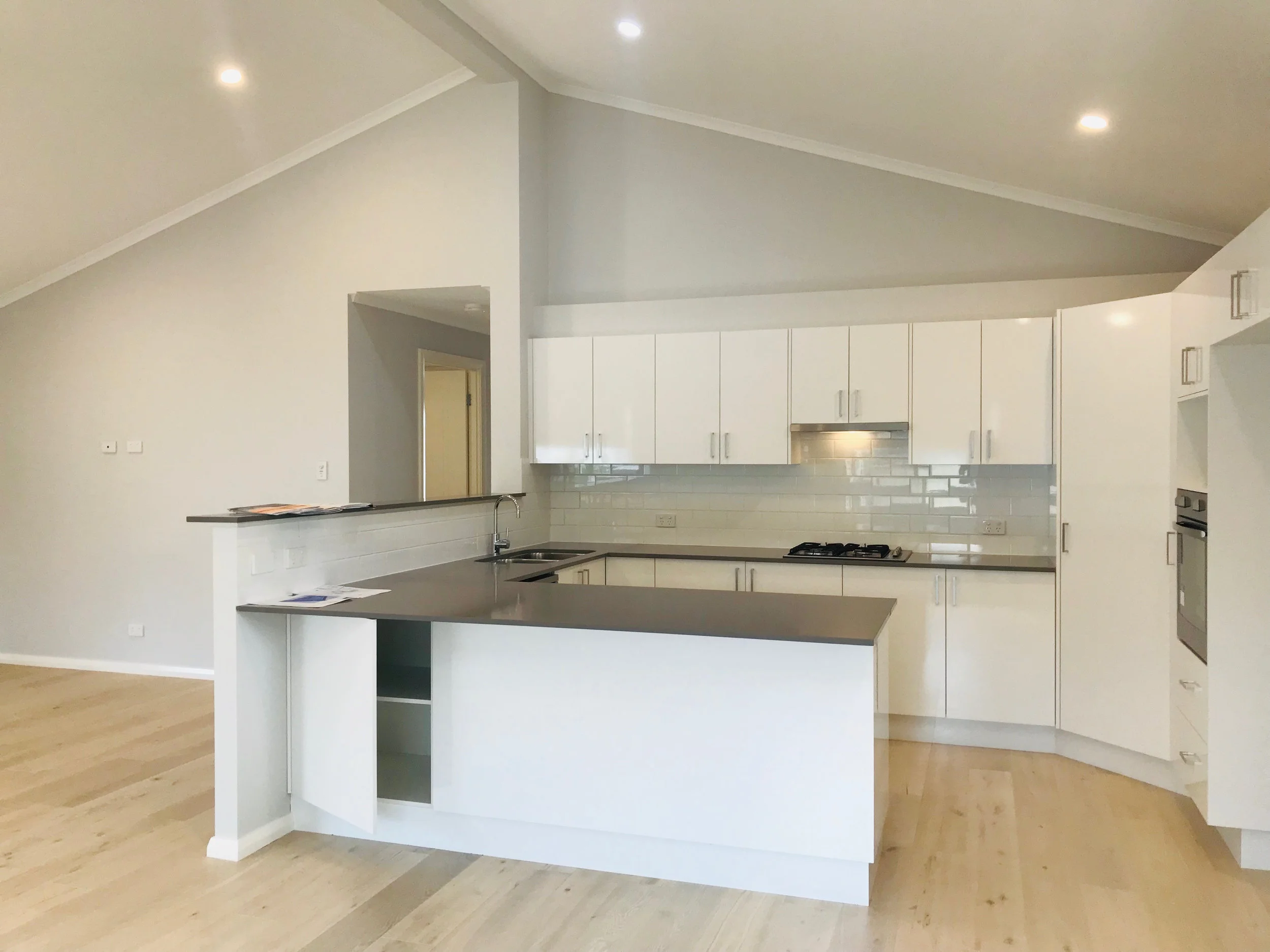Pambula_kitchen.jpg