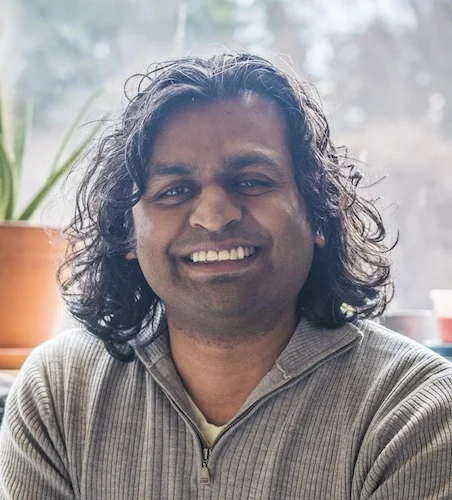 Alpesh-Headshot1-cropped-sm.jpeg
