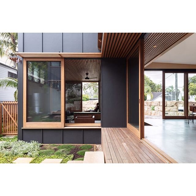 Tessellated House living room
Architect @mattelkan @horrse 
Photography @_clintonweaver 
@fitzgerald_lee_beach_house @cranomore .
.
.
.
.
#building #interiors #carpentry #sydneyhomes #loungeroom #architecture #builder #joinery #newbuild #timber #exte