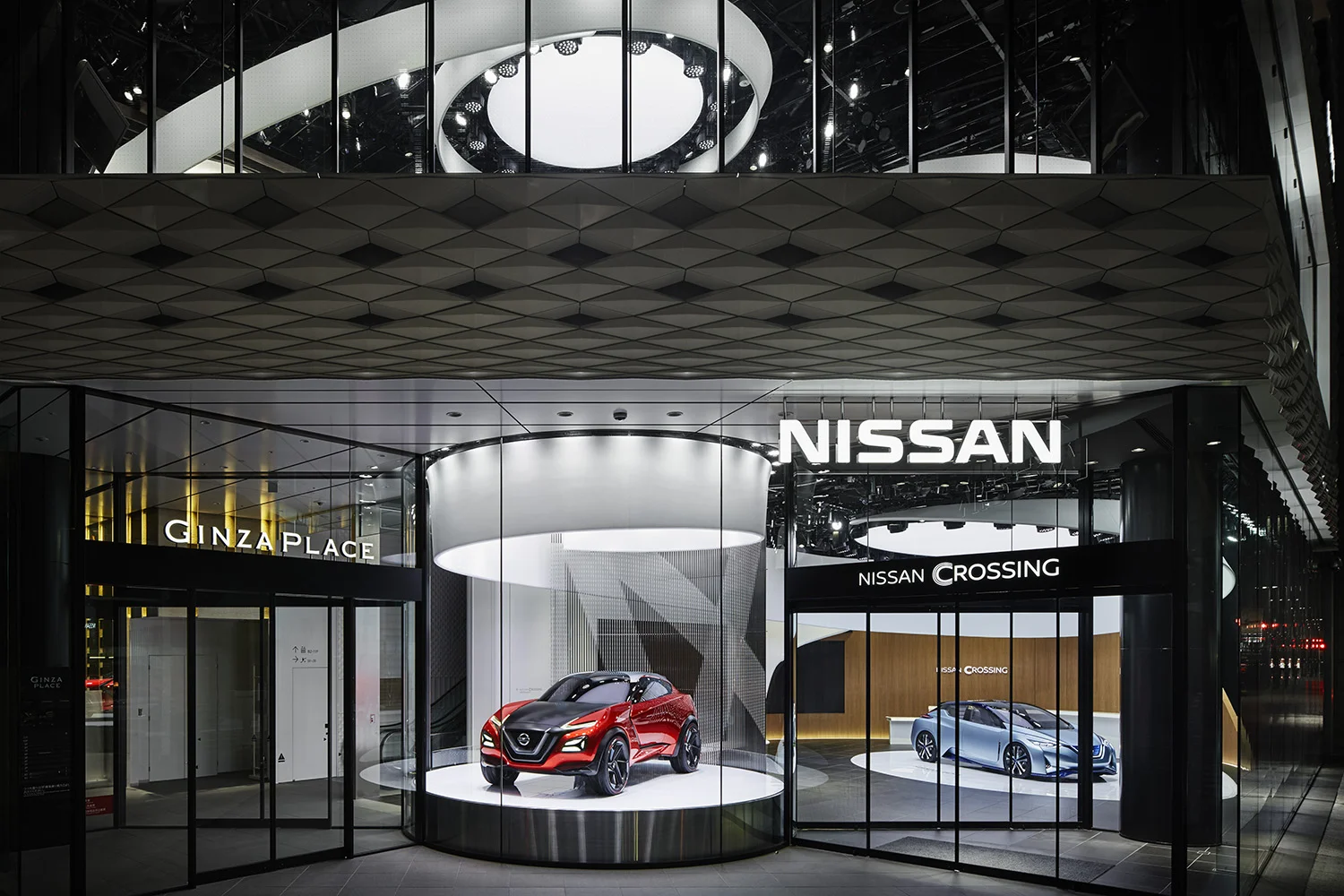 Nissan_crossing_005.jpg